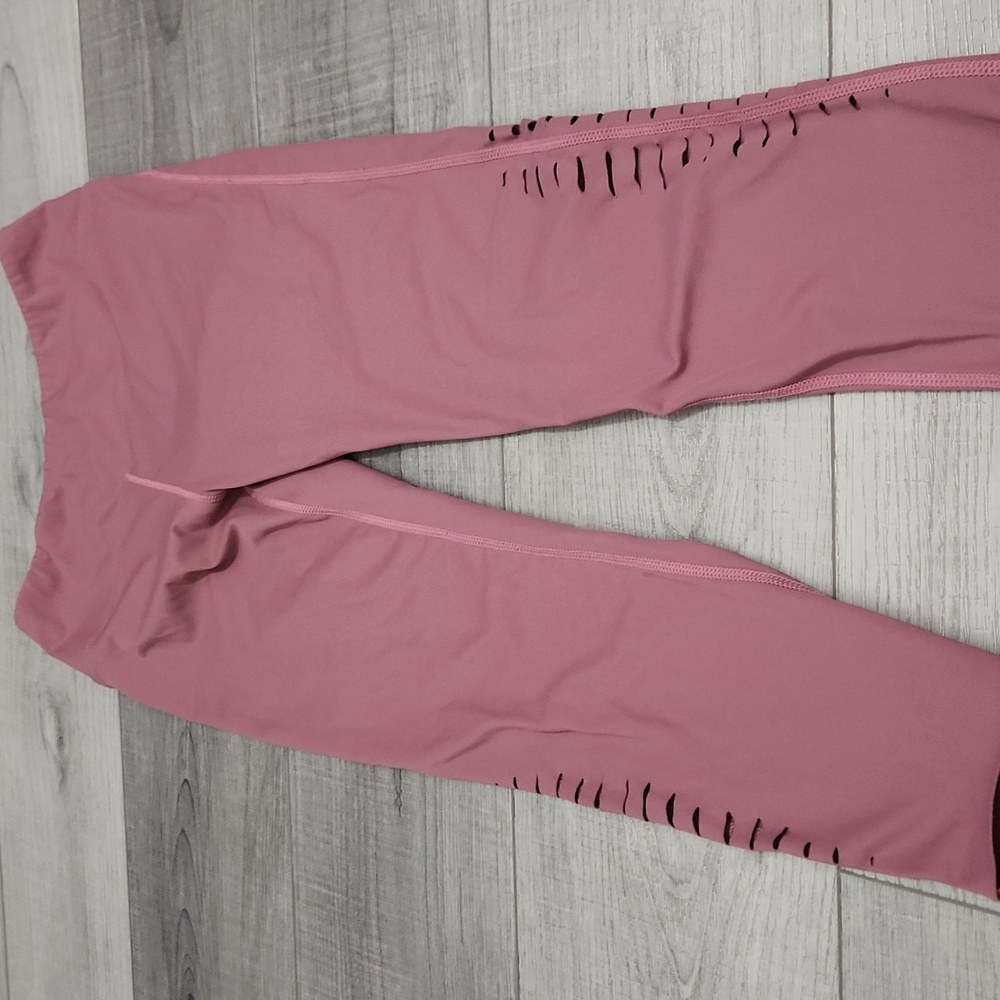 Dark pink leggings